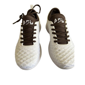 NWT Women's APL TechLoom Phantom Running Shoes Size 7 White/Chocolate